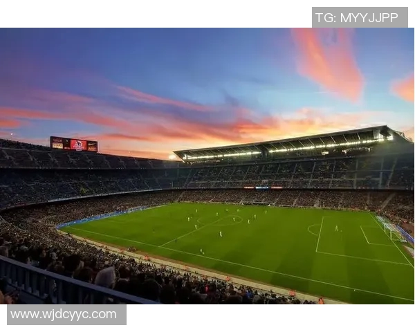 绿茵场上定格传奇瞬间足球巨星经典画面永恒流传